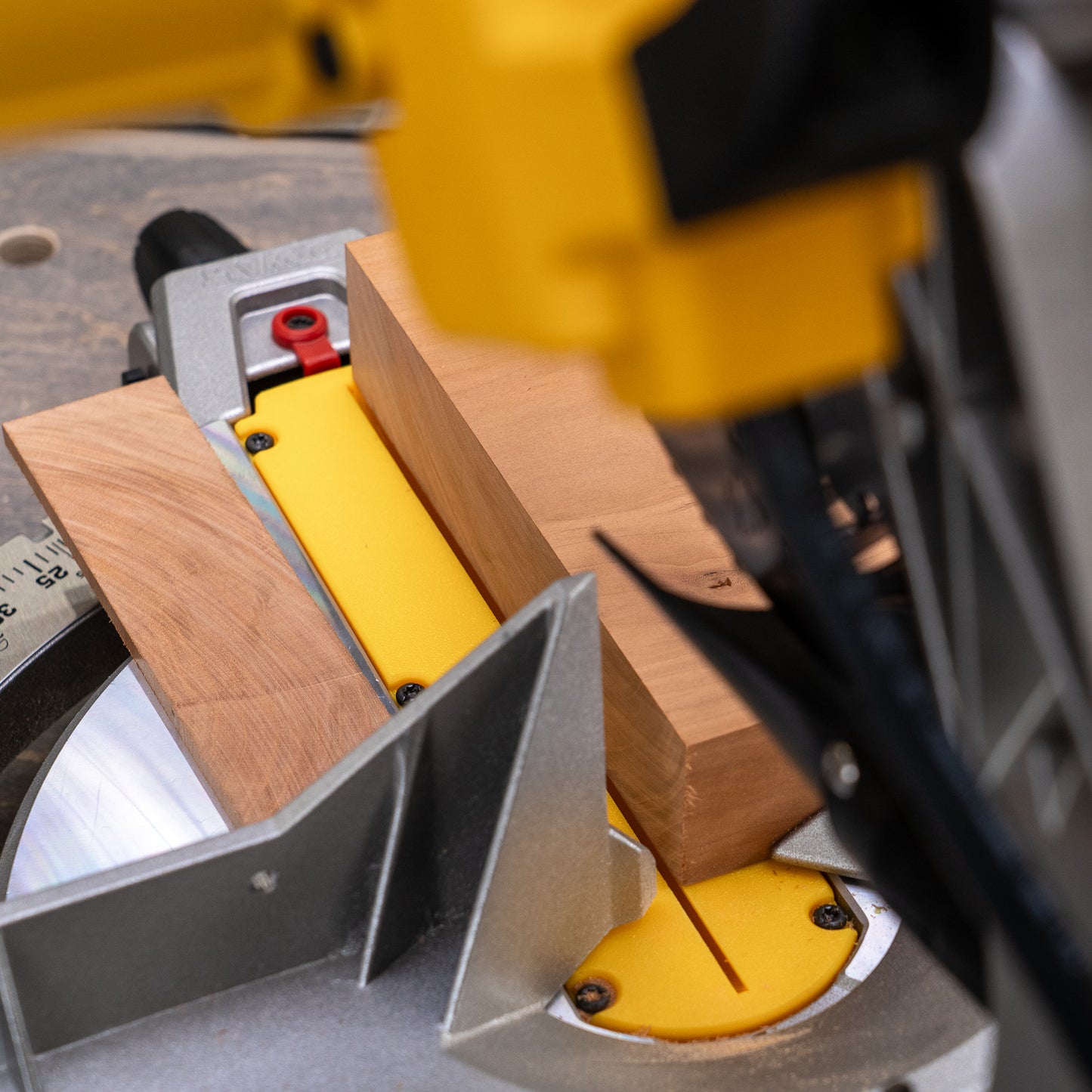 DeWALT DWS715 Zero Clearance Dust Collection Throat Plate Gen 2