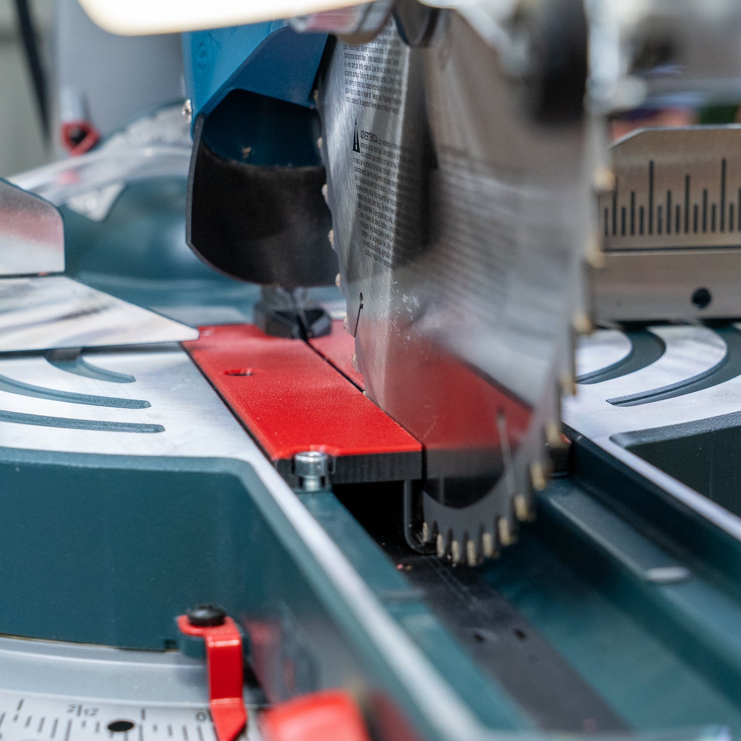 Bosch GCM12SD/GCM12GDL Dust Collection Throat Plate Gen 2